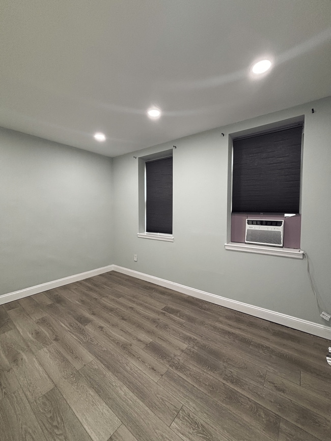 Bedroom 1 - 1000 Christian St