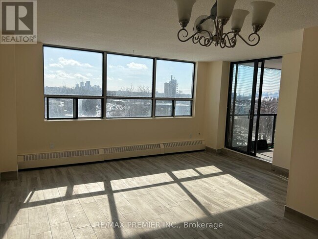 Photo du bâtiment - 45 Sunrise Ave