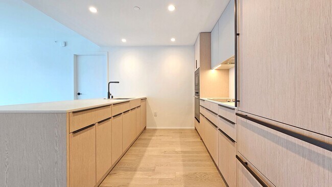 Foto del edificio - Stunning New 2BR Residence at The Park Ward Village