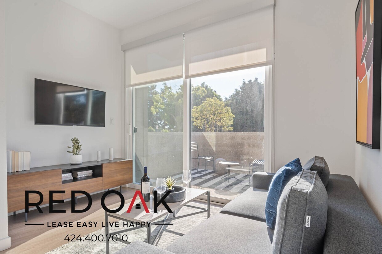 Primary Photo - ~10 Weeks FREE~ Glorious, Fully Furnished ...