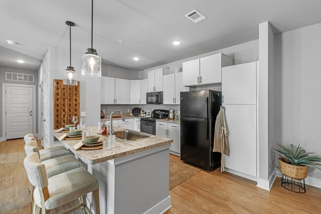 Kitchen - Farmhouse at Easely