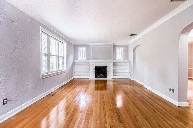 Foto del edificio - 7366 Pershing Ave