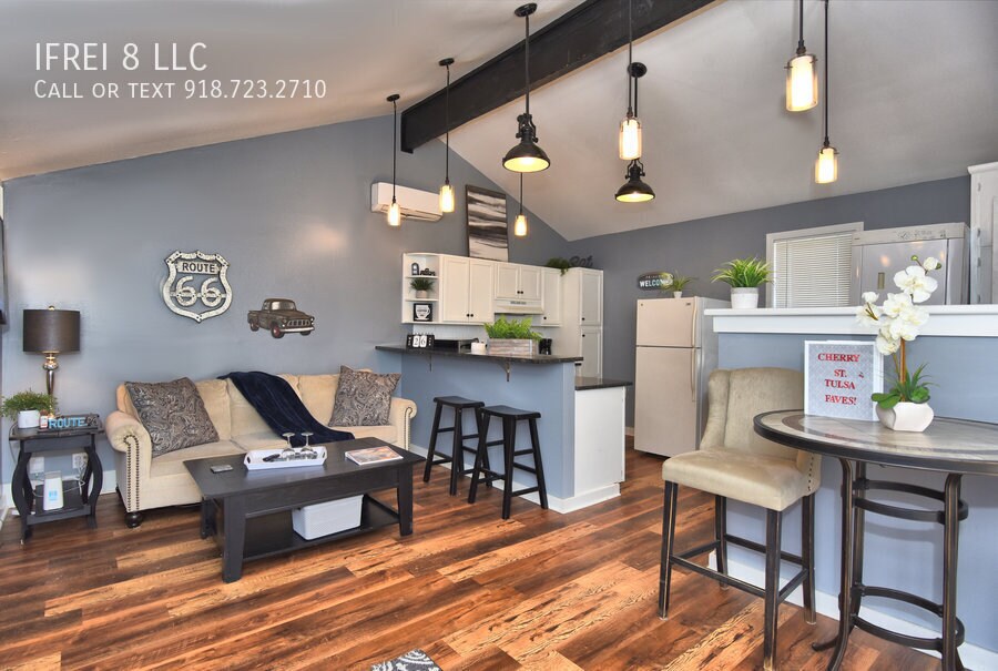 Foto principal - 2204 1/2 E 14th Street-