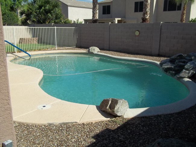 Building Photo - 2037 E Riviera Dr