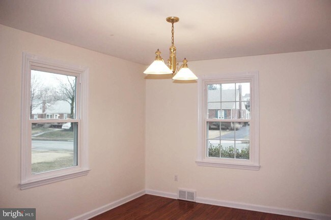Building Photo - 216 Merrybrook Dr