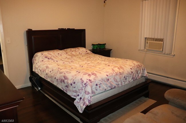 Foto del edificio - 36 Weaver Ave