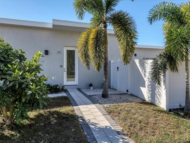 Building Photo - 4524 Riverwood Ave