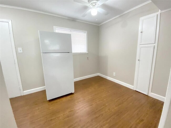 Foto del edificio - 1141 N Durham Dr