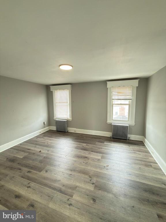 Foto del edificio - 249 E Oak St