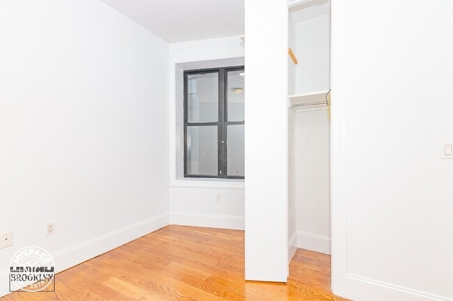 Building Photo - 1625 Putnam Ave