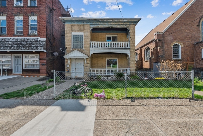 Primary Photo - 1520 Beechview Ave