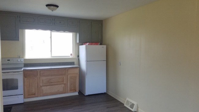 Building Photo - 2510 Willow Ave