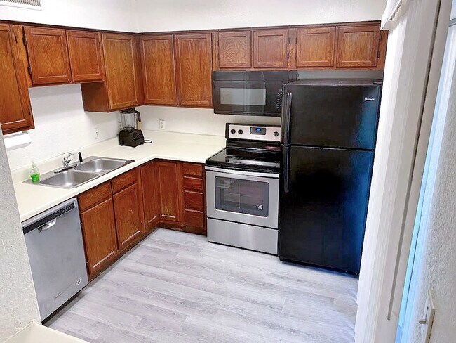 Foto del edificio - 4748 Old Bent Tree Ln