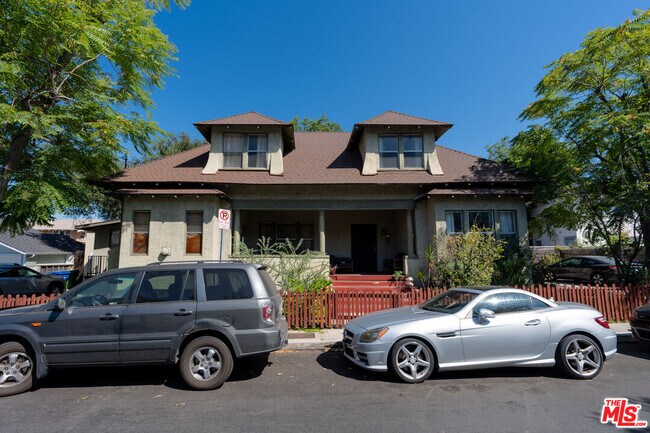 Building Photo - 5555 Echo St