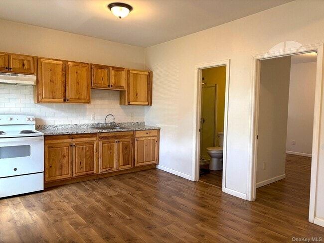 Building Photo - 454 NY-376