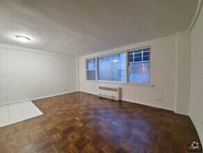 Building Photo - 160 E 55th St