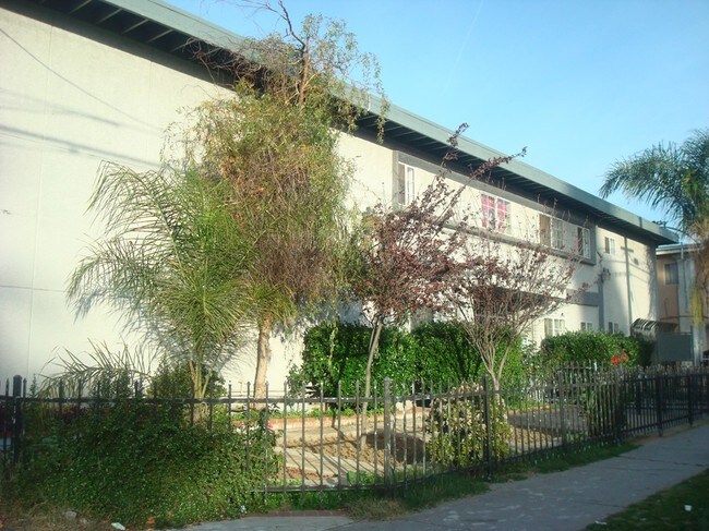 Building Photo - 9035 Orion Ave