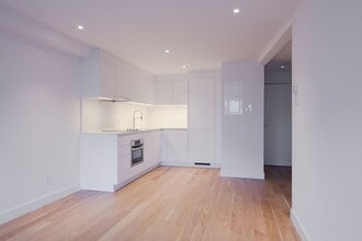 Building Photo - 4570-4590 Ch Queen-Mary