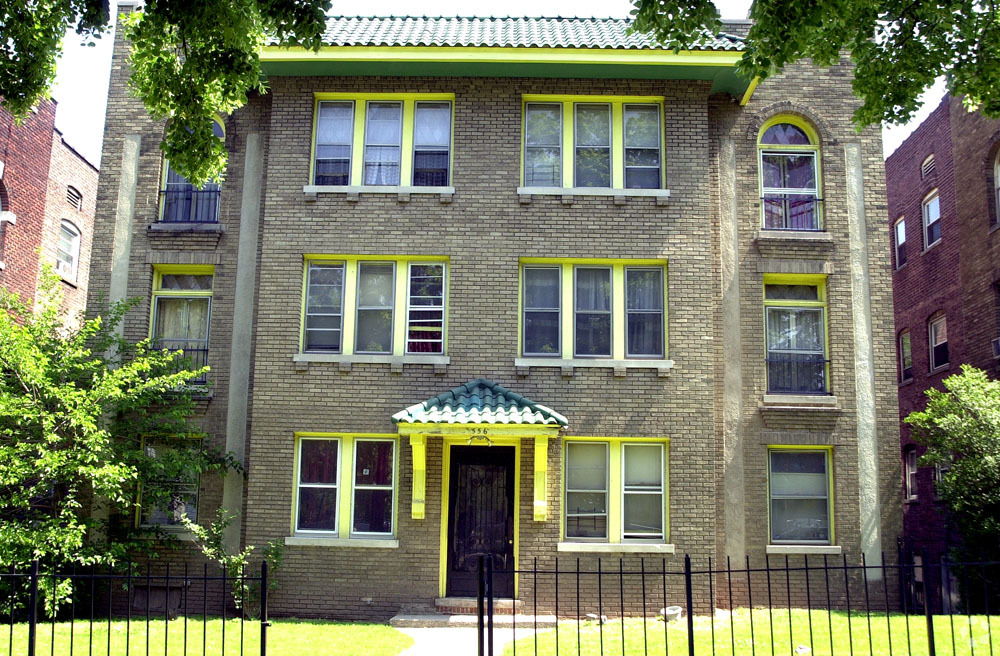 Primary Photo - 556 Park Ave