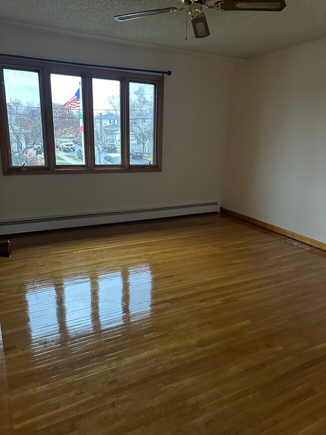 Foto del edificio - 200 Peabody Ave