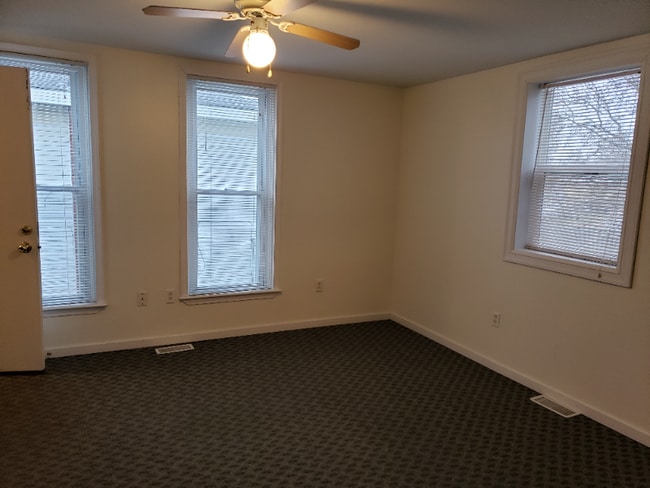 Building Photo - 122 N 3rd Ave