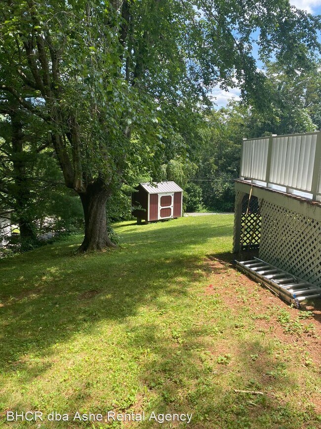 Foto del edificio - 3 br, 1.5 bath House - 502 Greenbriar Drive