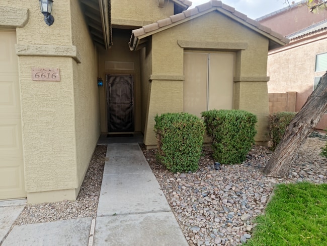 Building Photo - 6616 S 37th Ln