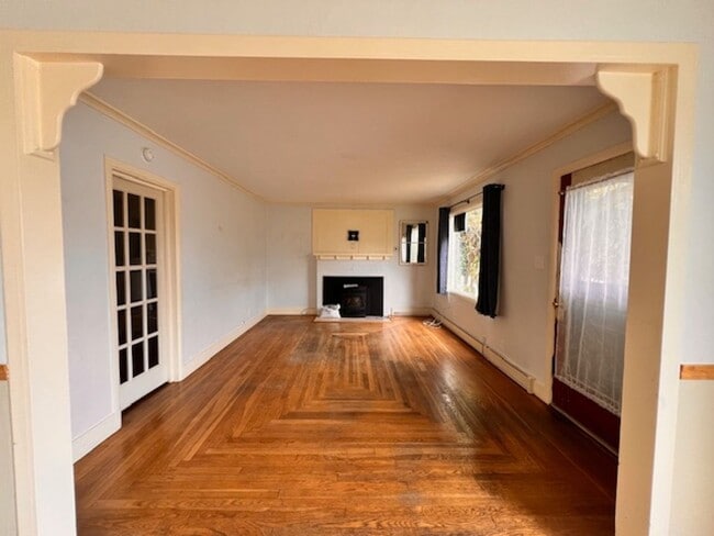 Building Photo - 2162