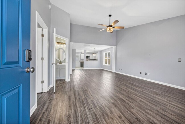 Foto del edificio - CHAPIN SCHOOLS! RENOVATED TWO BEDROOM
