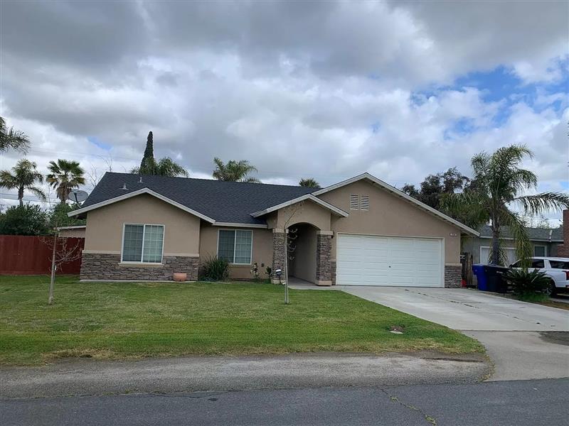 Primary Photo - Located in the desirable area