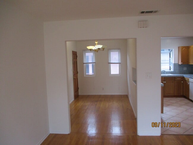 Building Photo - 4400 Overland Ave