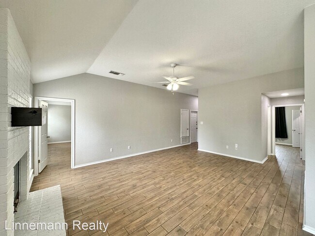 Building Photo - 3 br, 2 bath House - 1908 Stratford Drive