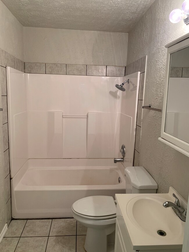 Foto del edificio - 603 Freestone Dr