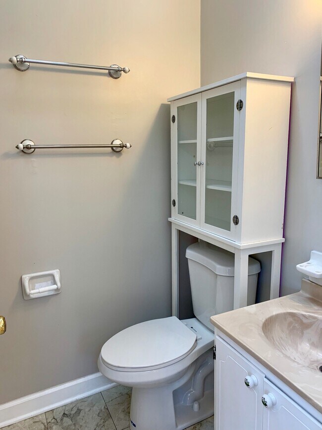 Foto del edificio - 2505 Essex Pl