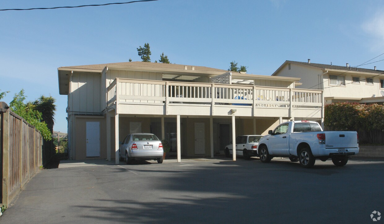Primary Photo - 230 Nob Hill Ter
