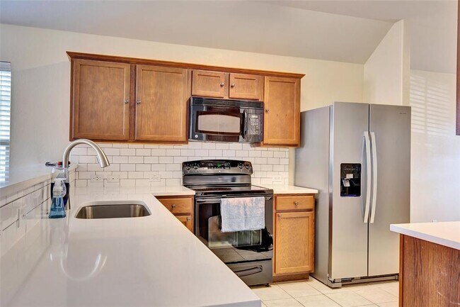 Building Photo - 356 Housefinch Loop