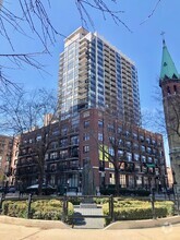 Building Photo - 210 S Desplaines St
