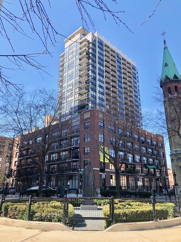 Foto principal - 210 S Desplaines St