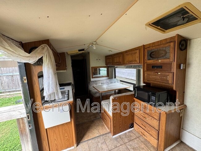 Foto del edificio - 9831 TX-106 Loop