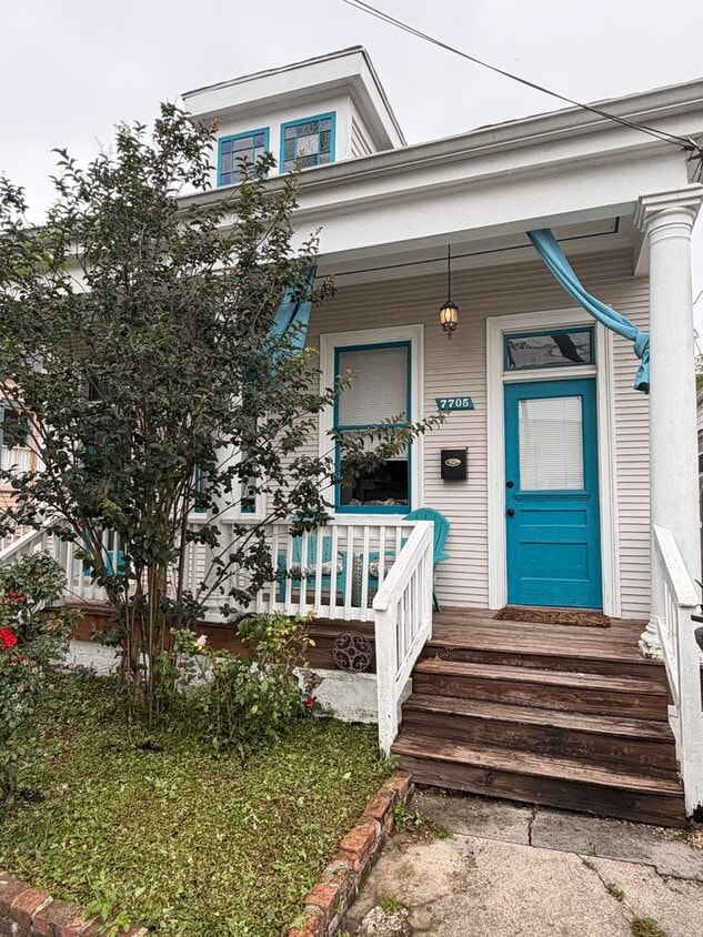Spacious 1BD Shotgun, Uptown with Backyard! - Spacious 1BD Shotgun, Uptown with Backyard!