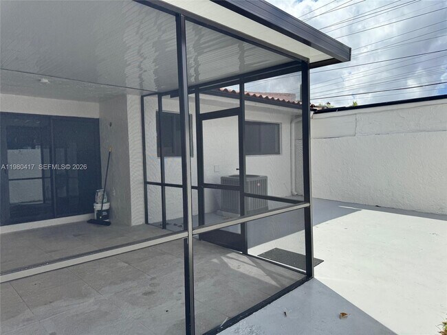 Foto del edificio - 9425 SW 4th Ln