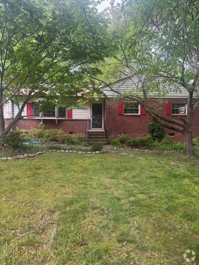 Building Photo - 15 Forestdale Dr
