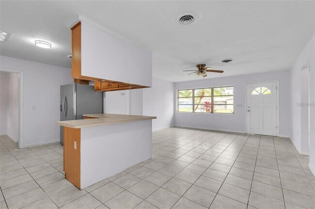 Building Photo - 1305 Estridge Dr