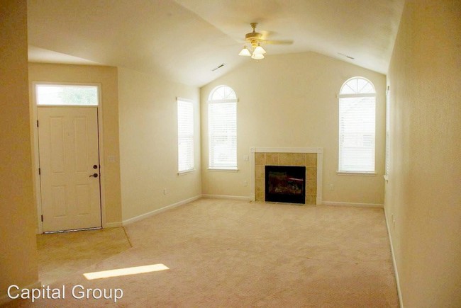 Building Photo - 1532 N McKinney Ln