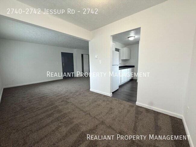 Foto del edificio - 2740-2742 Jessup Rd-2742