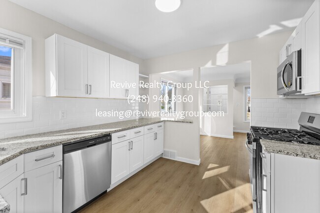 Building Photo - 18240 Negaunee