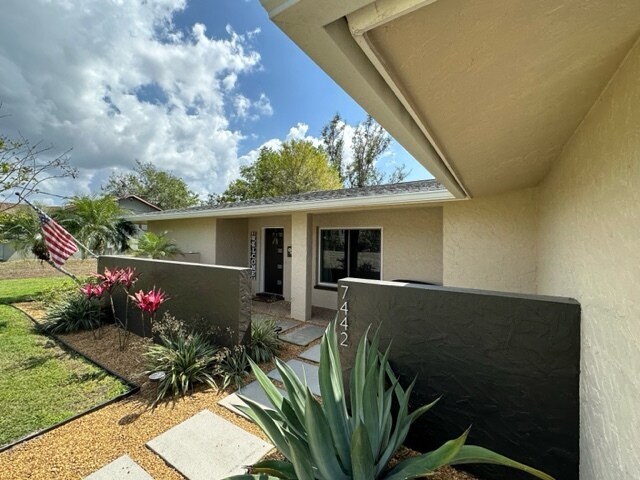 Building Photo - 7442 N Leewynn Dr