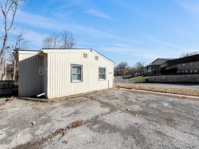 Building Photo - 4802 Locust Ave