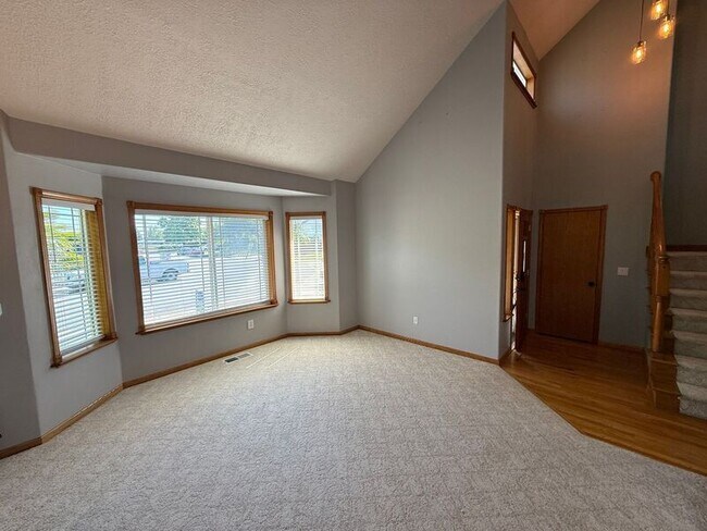 Foto del edificio - 757 Sphinx Ct NE
