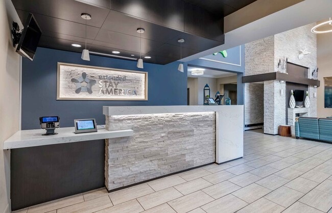 Building Photo - Furnished Studio-Lakeland - I-4